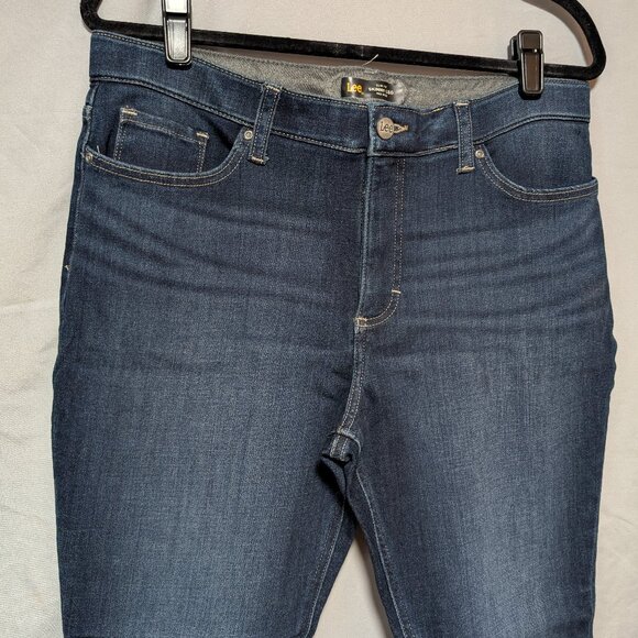 Lee Women's Dark Wash Slim Fit Skinny Leg Mid Rise Jeans Size 14 Short - Picture 2 of 7